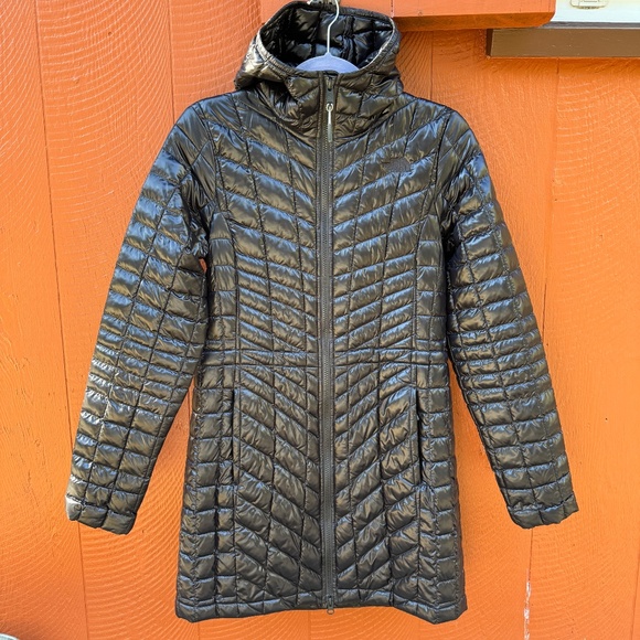 The North Face ThermoBall Hooded Parka Vegan Down Alternative - Picture 13 of 15